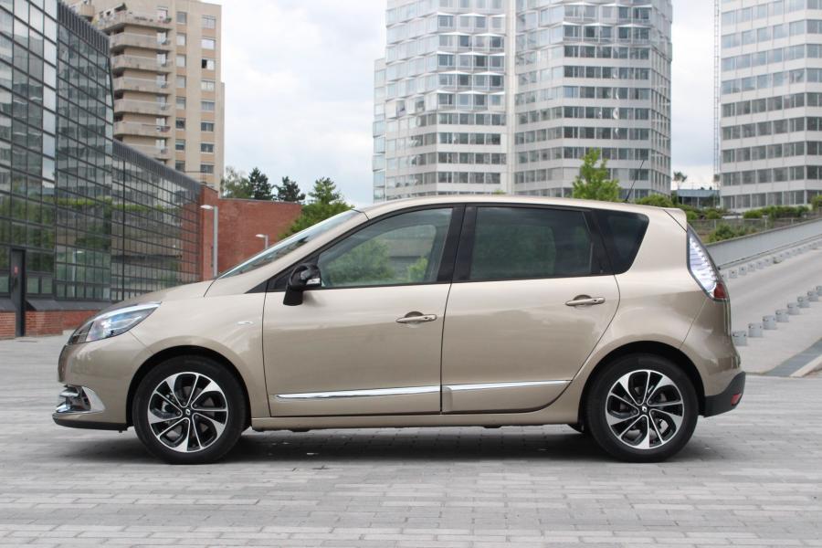  Renault Scenic 2013 года  (фото 16 из 34)